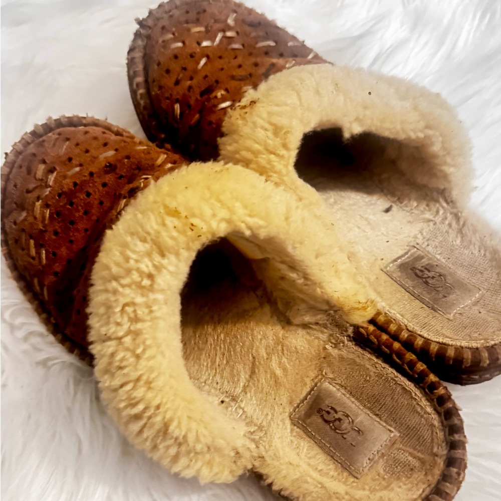 Cozy Brown Shearling Lined Slippers